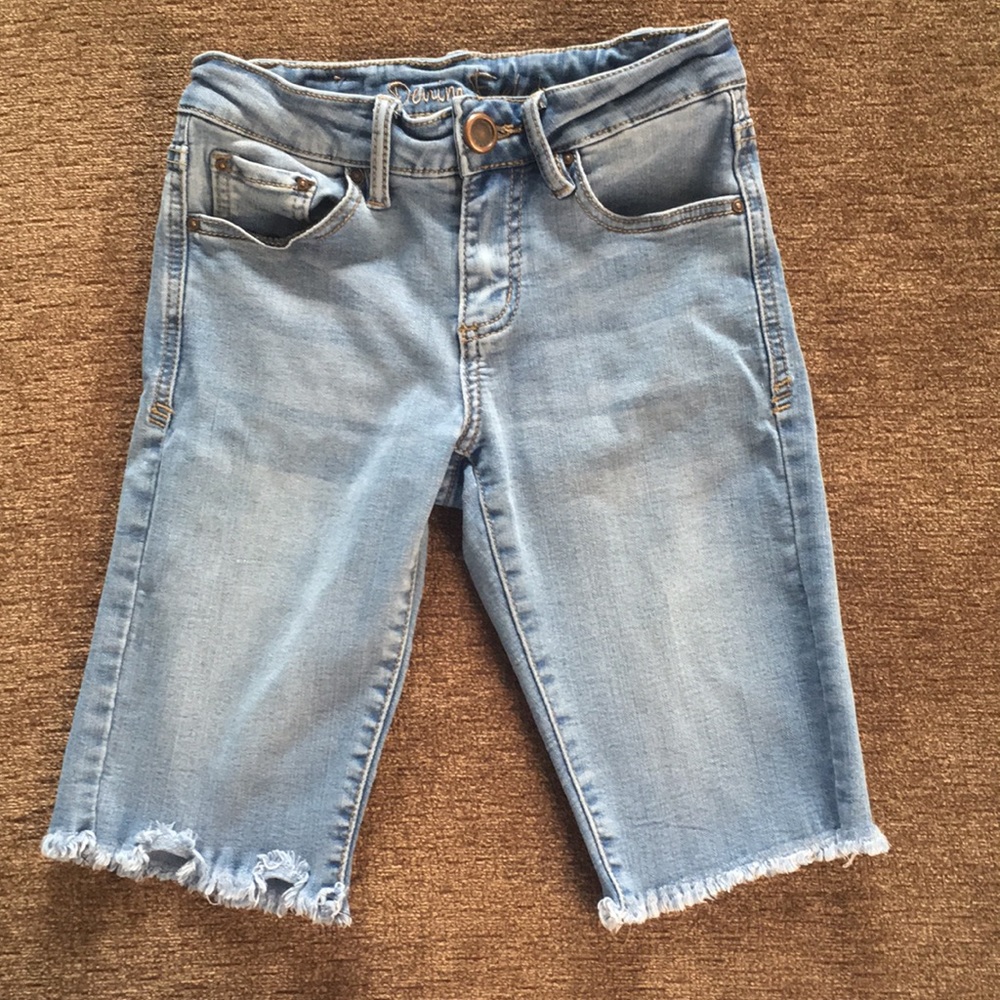 Denim Fueled Above the Knee Shorts
